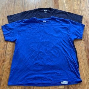 Bundle of 2 Hanes T-shirts -XL